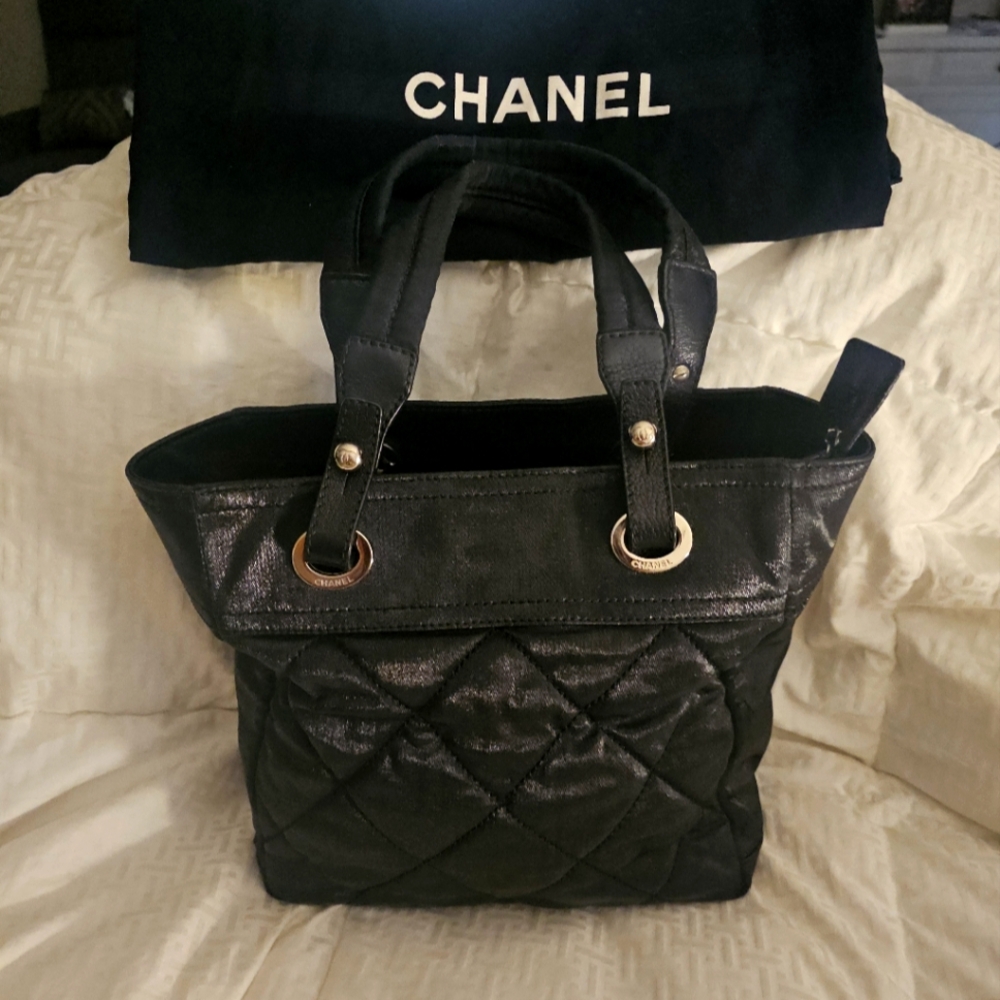 AUTHENTIC CHANEL QUILTED HAND TOTE BAG CANVAS/L…